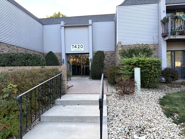 Building Photo - 7420 Grand Ave Unit 102B