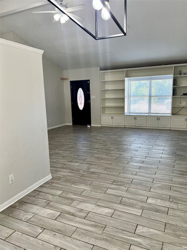 Photo - 3311 Crestmeadow Dr