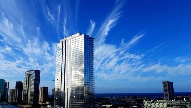 This is the view from the apartment! - 801 S King St Unit 1803