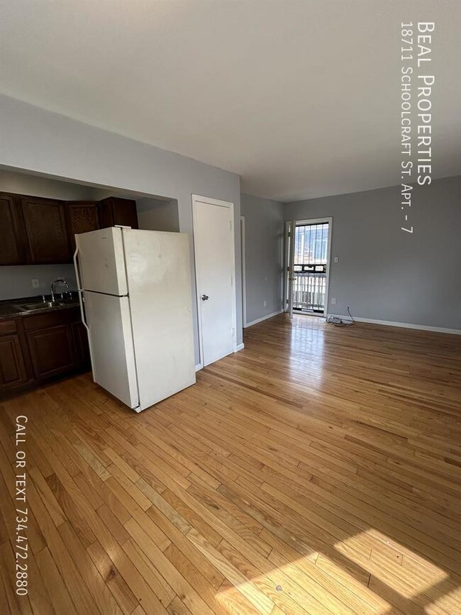 Photo - 18711 Schoolcraft Rd Unidad 7