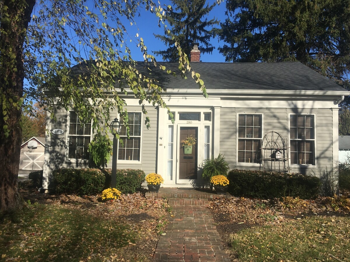 290 W. Pine Street - 290 W Pine St Apartment Unit Historic Zionsville