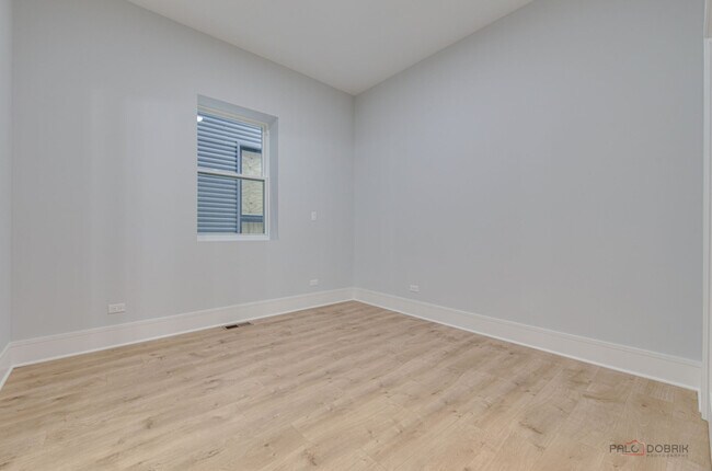 Photo - 1746 N California Ave Unidad 2