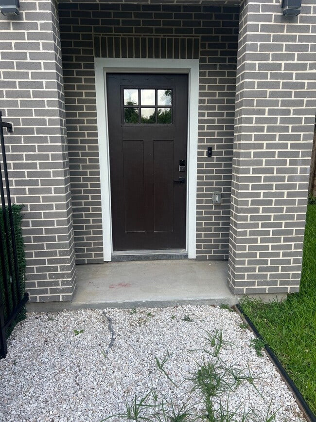 Photo - 2007 Briley St