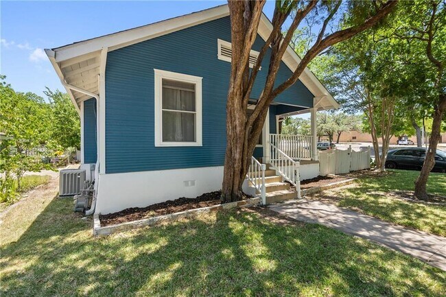 Photo - 1811 Nickerson St