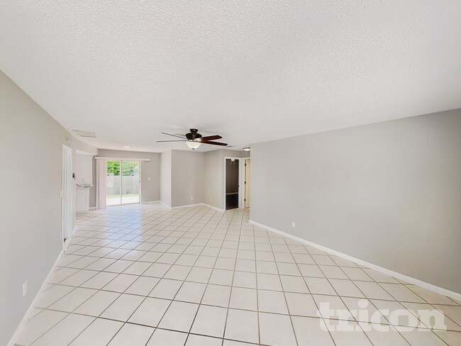 Photo - 5513 3rd Avenue Plaza W