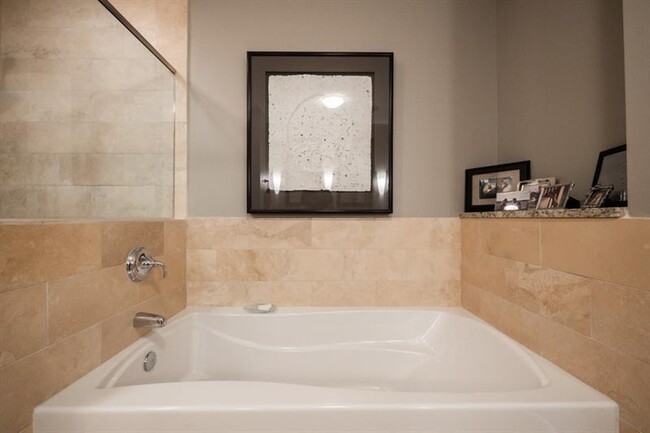 Photo - 2795 Peachtree Rd NE Unit 1909
