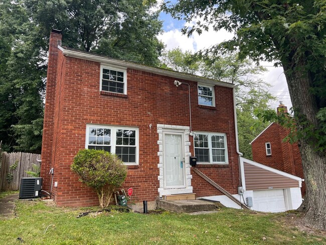 2BD 1.5BA in Penn Hills!! - 2BD 1.5BA in Penn Hills!! House