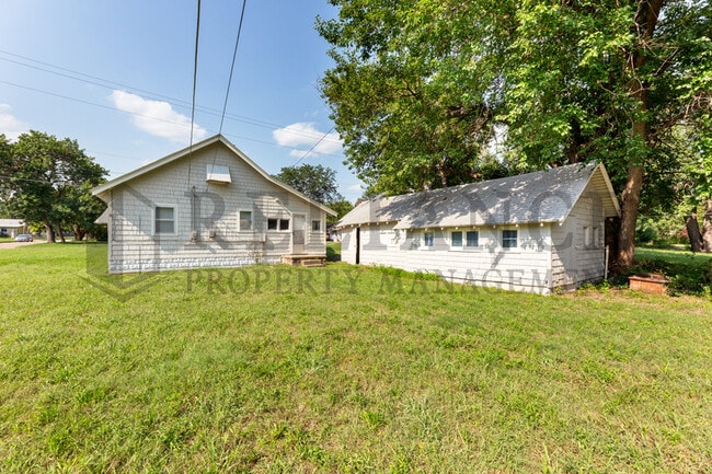 Photo - 601 SE 5th St