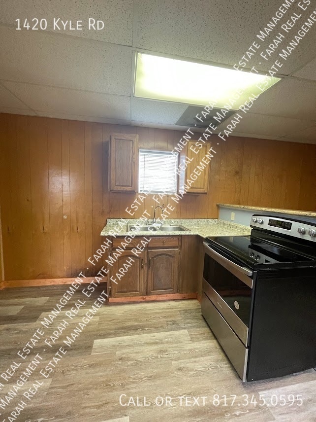 1420 Kyle Rd