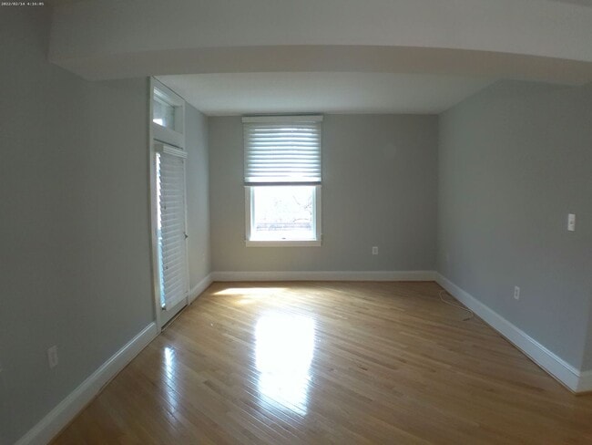 Photo - 14 E Mt Vernon Pl