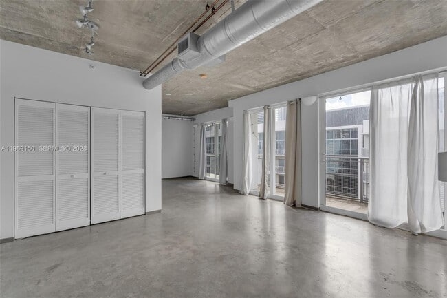 Building Photo - 455 NE 25th St Unit 809