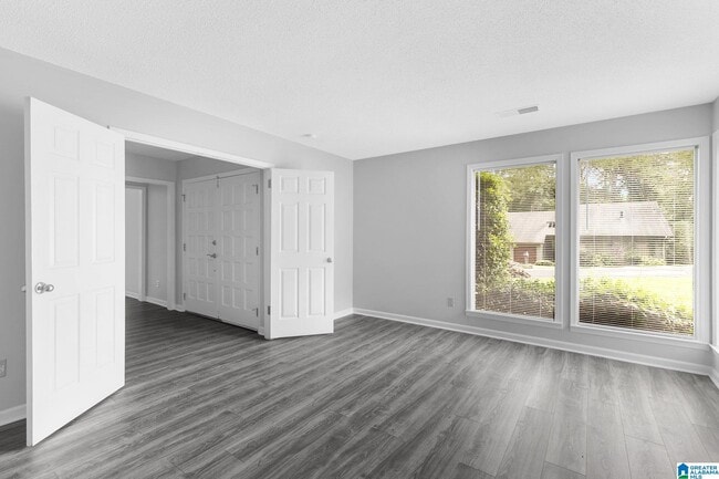 Photo - 3222 Tyrol Ln