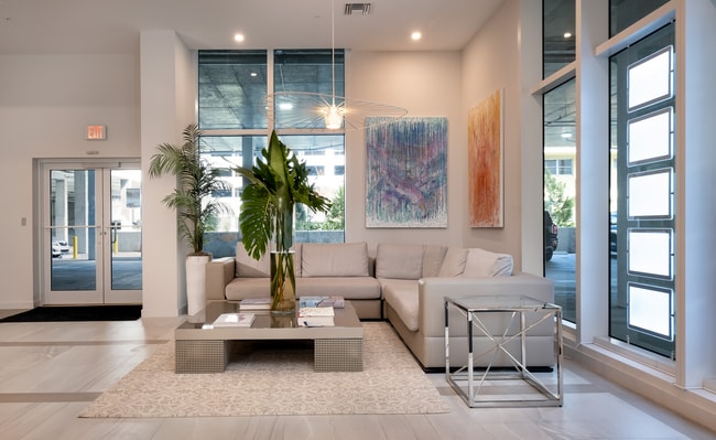 Sala del club - Hollywood East