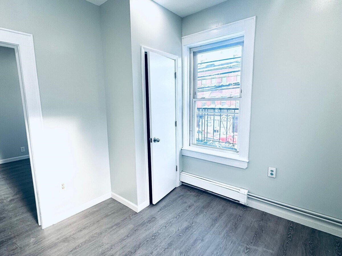 Photo - 113 Mallory Ave Unit B