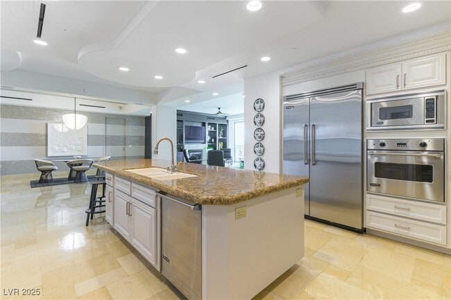 Building Photo - 9101 Alta Dr Unit 505 Rental