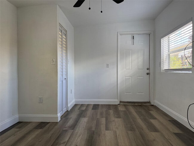 Photo - 1743 Moffett St Unit 8