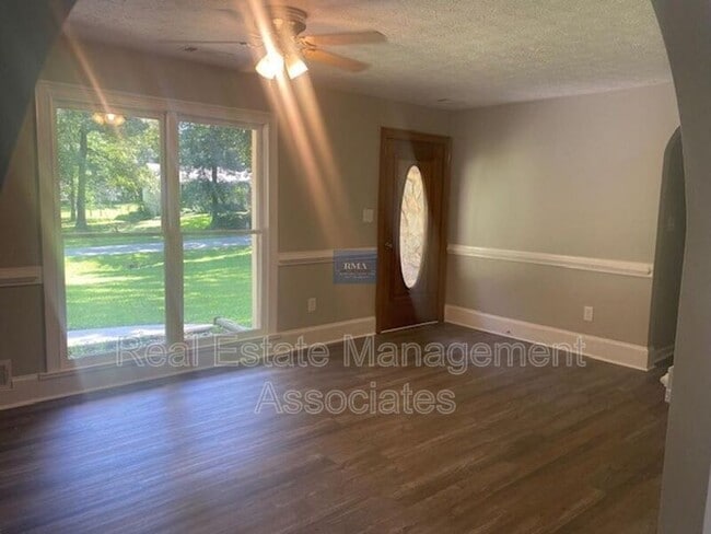 Photo - 155 Harriette Dr