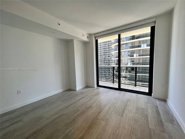 Photo - 55 SW 9th St Unidad 2702