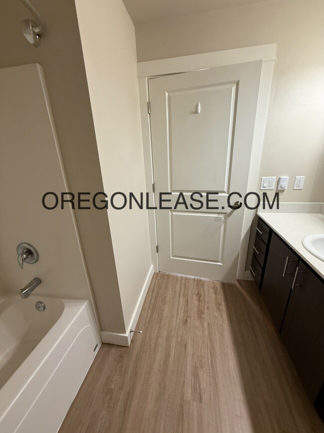 Photo - Newer 2-Bedroom Apartment Unit 4040 Horace st #4