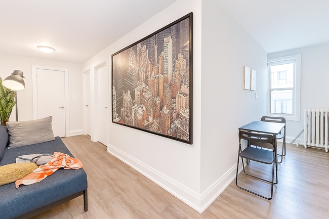 Building Photo - 595 St Clair Ave W Unit 1