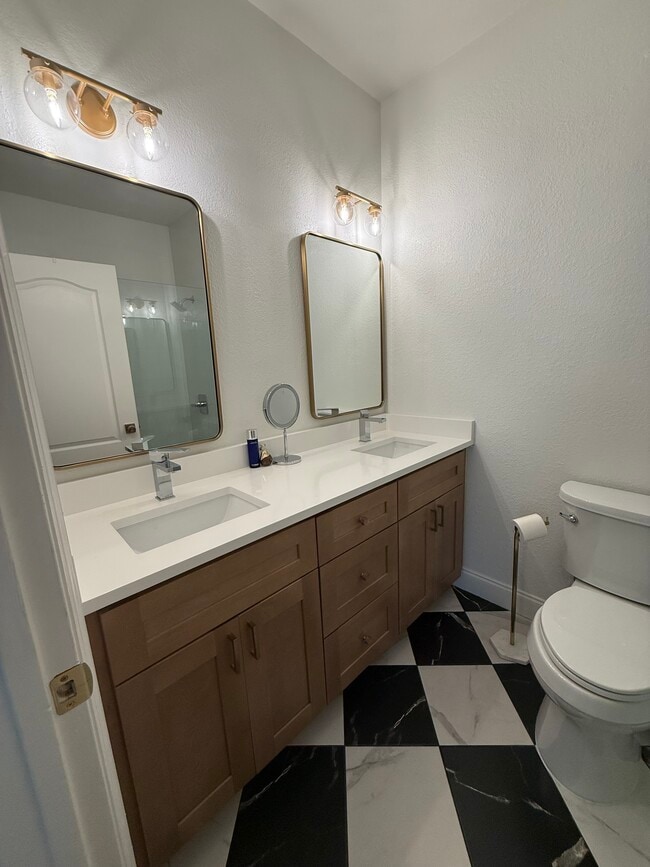 Photo - 716 Seagate Dr Unit 716