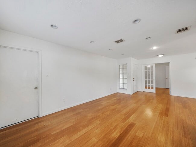 Photo - 1223 Bramblebury Dr