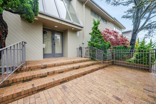 Photo - 40 Cayuga Ave