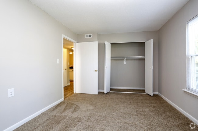 2BR, 1BA - 872sf- Bedroom