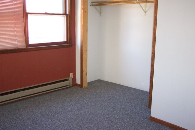 Photo - 119 E 5th St