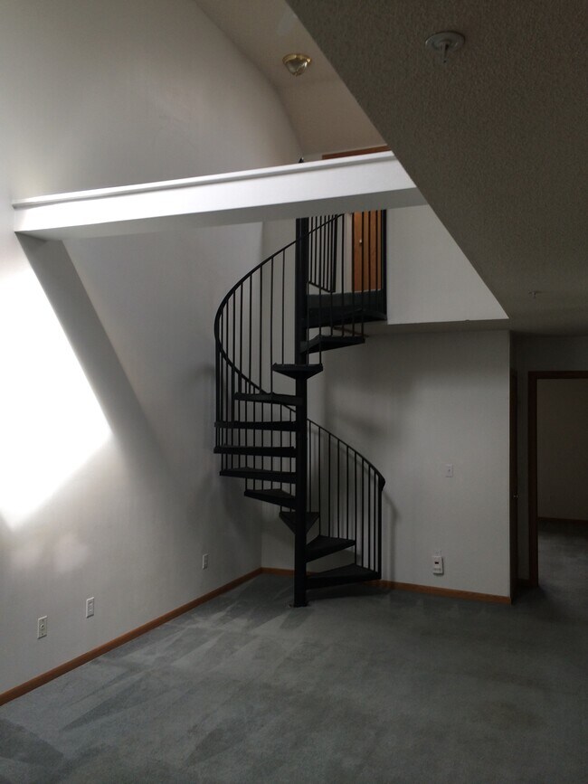 Photo - 2050 Keokuk St