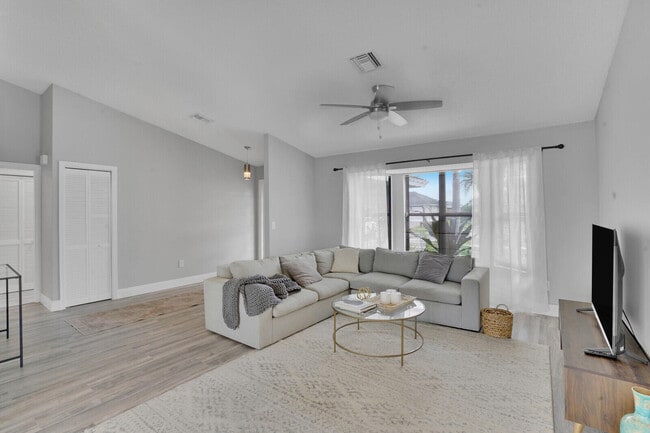 Building Photo - 13834 Geranium Pl