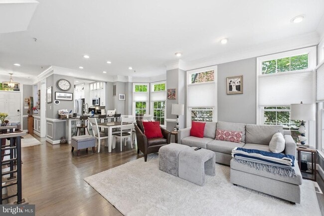 Photo - 1329 N Barton St