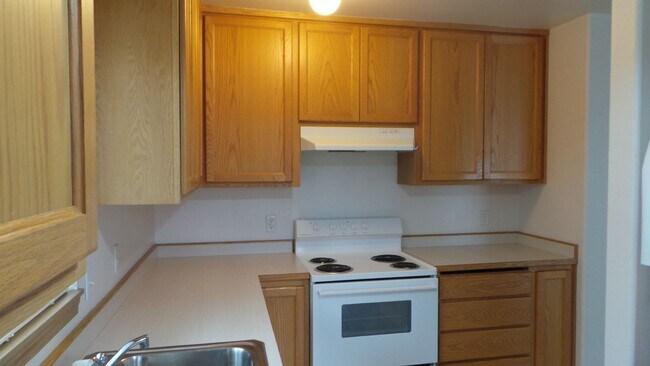 Building Photo - 931 SE Ely St Unit #B201