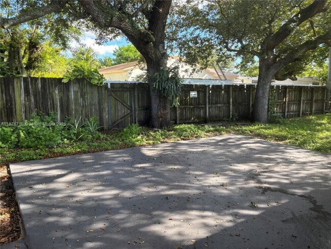 Photo - 6329 Fletcher St