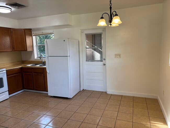 Photo - 1207 Crestwood Dr