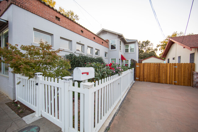 Street view of front yard entrance - 2790 21st St House