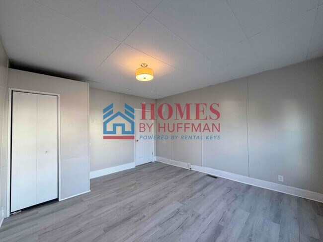 Photo - Three Bedroom House | Large Backyard