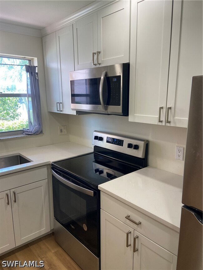180 Turtle Lake Ct Unit 102