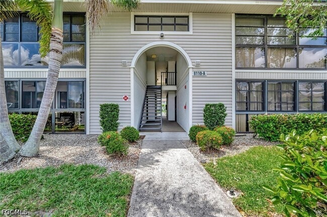 Photo - 8110 S Woods Cir Unit 4