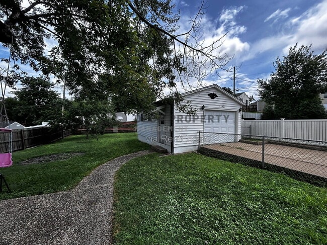 Photo - 10922 Juniper Ct
