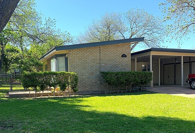 Building Photo - 2408 N 15th St