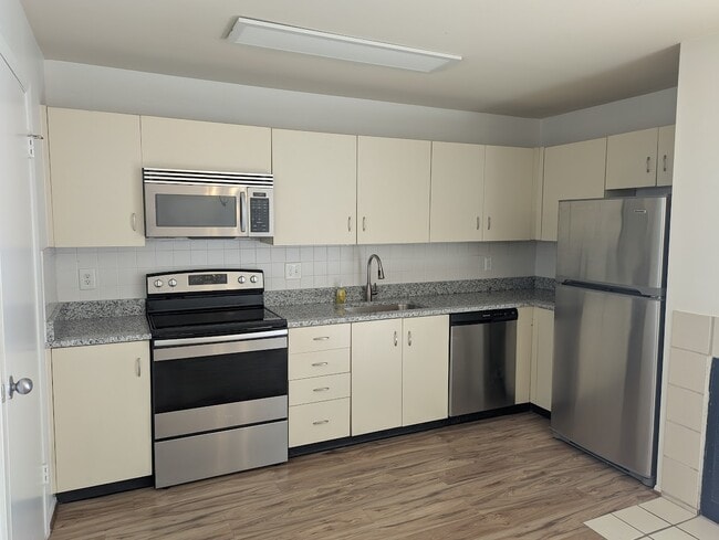 Kitchen-stainless steel appliances - 6903 Jones View Dr Unit #2B