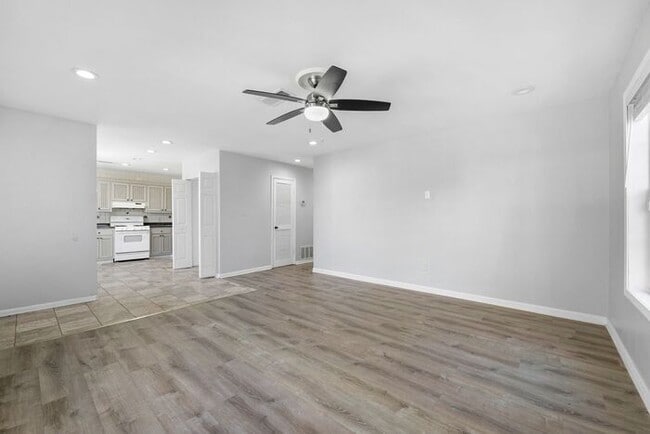 Photo - 4758 Pebble Trce