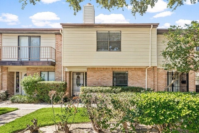 Building Photo - 2508 Bering Dr