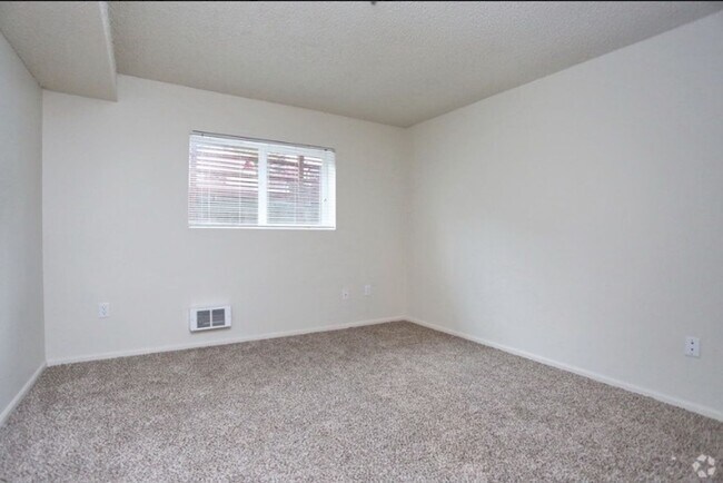 Photo - Evergreen on 47th