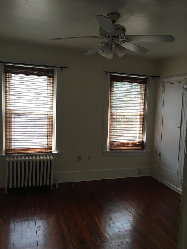 Photo - 3015 Cambridge St