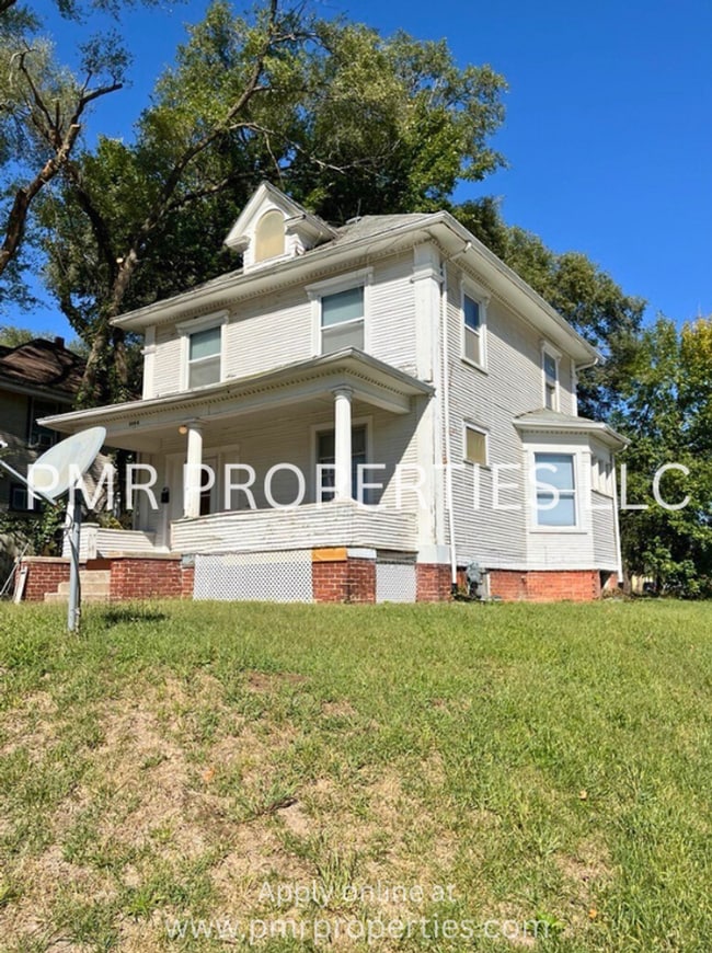 Building Photo - 3Bedroom/1Bathroom Home