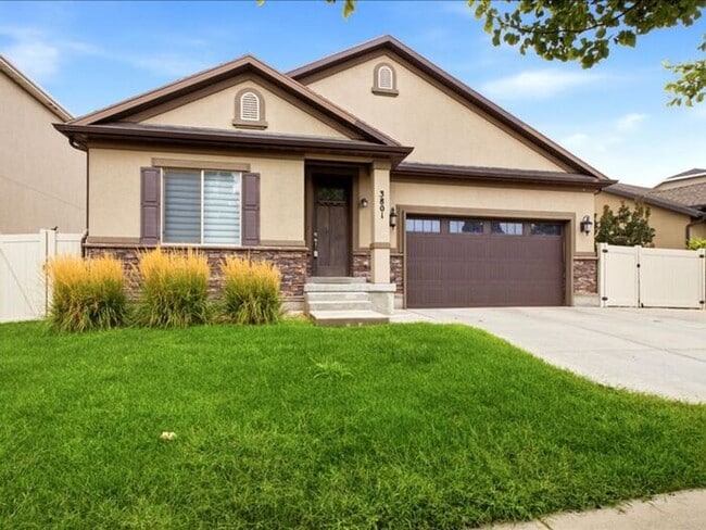 Building Photo - S Jordan-Beautiful 5 bed 3 bath family home