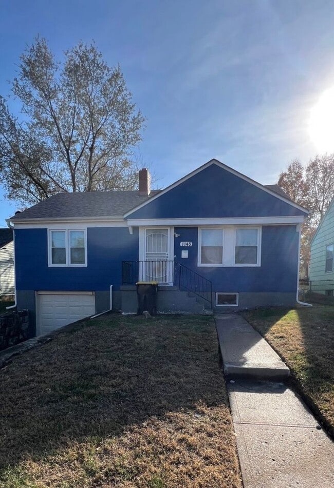 Building Photo - Move-In Ready 3-Bed Home with Downstairs Bedroom & Garage