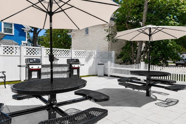 Emerson Arms Apartments